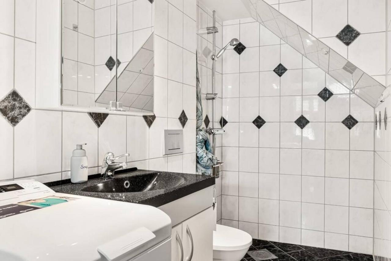 Dinbnb Apartments I Historical Two-Floor Apartment With Rooftop Panorama I 1645 Heritage Μπέργκεν Εξωτερικό φωτογραφία
