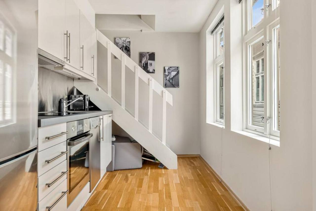 Dinbnb Apartments I Historical Two-Floor Apartment With Rooftop Panorama I 1645 Heritage Μπέργκεν Εξωτερικό φωτογραφία